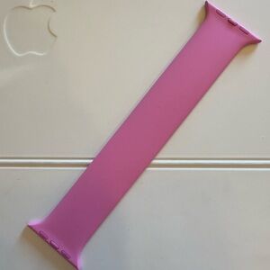 EUC APPLE WATCH SOLO BAND PEONY